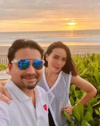 9 Potret Keluarga Harmonis Umar Lubis, Jarang Tersorot - Punya 4 Anak yang Sudah Besar-besar