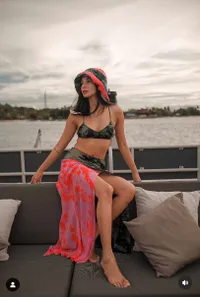 9 Potret Kirana Larasti Tampil Hot Kenakan Bikini Saat di Raja Ampat, Cantik dan Body Goals Banget - Banjir Pujian Netizen