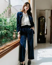 9 Potret Laura Basuki yang Makin Cantik dan Langsing di Usia 33 Tahun, Gak Kalah Menawan Dari Artis Korea