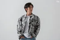 9 Potret Lee Jun Ki Jadi Model Majalah Cina, Gantengnya Kebangetan - Tatapan Mata Tajam Bikin Kangen