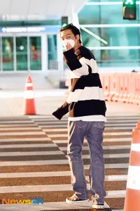 9 Potret Lee Min Ho Balik ke Korea Selatan Setelah Selesaikan Syuting 'PACHINKO' di Kanada, Bare Face Pamer Jidat - Pakai Baju Oversize Bikin Gemas