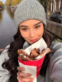 9 Potret Liburan Lula Lahfah Bareng Reza Arap di Amsterdam yang Makin Mesra