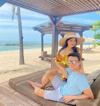 9 Potret Liburan Titi Kamal dan Christian Sugiono di Bali, Romantis Mandi Bareng 