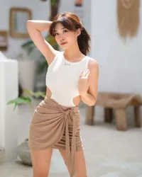 9 Potret Livy Renata Crazy Rich Cantik Bikin Netizen Geregetan, Ternyata Sempat Jadi Pelayan - Sosok yang Cuekin DM Hotman Paris