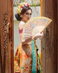 9 Potret Lucinta Luna Habiskan Waktu Liburan di Bali, Pose Hot di Atas Bathub - Jadi Putri Duyung