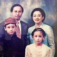 9 Potret Masa Kecil Joanna Alexandra yang Jarang Tersorot, Selalu Kompak Dengan Kakak - Cantik Mirip Anaknya Banget