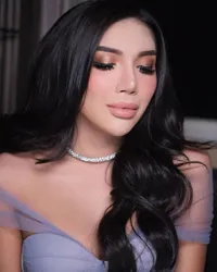 9 Potret Millen Cyrus Saat Kondangan ke Pernikahan Selebgram Putry Pandian, Stunning Pakai Gaun Belahan Tinggi - Wajah Cantik Disebut Ashanty Banget
