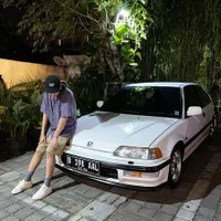 9 Potret Mobil Iqbaal Ramadhan yang Baru Dicat dengan Lukisan Abstrak, Bikin Fans Pada Gemes