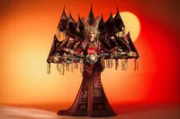 9 Potret Nova Liana Miss Grand Indonesia 2024 Berkostum Rumah Makan Padang Lengkap dengan Makanannya