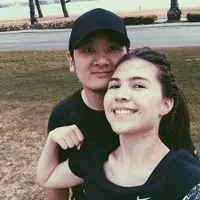 9 Potret Olivia Jensen Bersama Suami yang Jarang Tersorot, Romantis Abis