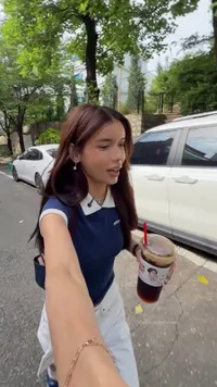 9 Potret OOTD Sabrina Chairunnisa Selama Kuliah di Universitas Yonsei Korea Selatan, Selalu Stylish