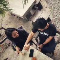 9 Potret Putri Tanjung Bareng Sang Kekasih yang Jarang Tersorot, Pasangan Serasi