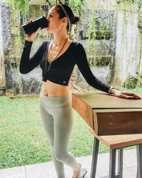 9 Potret Rima Melati Adams yang Tetap Cantik dan Punya Body Goals di Usia 41 Tahun
