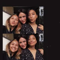 9 Potret Salmaa dan Salwaa Mochtar, Putri Kembar Bucek Depp dan Titi DJ yang Cantik dan Menawan