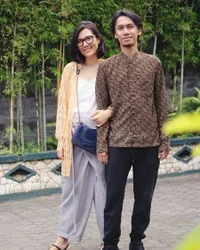 9 Potret Sarah Diorita Istri Eross Candra yang Jarang Tersorot, Cantik Berdarah Prancis - Cinta Banget Dengan Indonesia