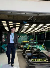 9 Potret S.Coups SEVENTEEN Hadir di F1 US Gran Prix 2025 di Austin Bareng BOSS, Ikut Jajal Hot Lap