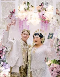 9 Potret Seleb Nikah di Bulan Juli 2024, Ada yang Pilih Konsep Jawa Klasik