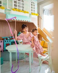 9 Potret Shandy Aulia Momong Baby Claire, Cantik dan Kompak Sampai Kembaran Baju