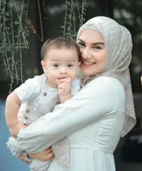 9 Potret Terbaru Baby Air Putra Irish Bella dan Ammar Zoni yang Makin Ganteng Menggemaskan, Pipinya Lucu Banget!