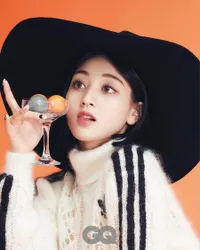 9 Potret Terbaru Jihyo TWICE di Majalah GQ Korea, Pancarkan Visual yang Unreal Banget