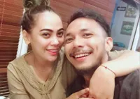 9 Potret Terbaru Norman Kamaru Dengan Titis Jhasmine, Istri Keduanya yang Jarang Terekspos