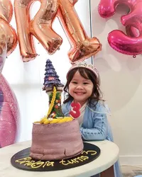 9 Potret Ultah Bridgia Anak Acha Septriasa yang Makin Cantik di Usia 3 Tahun, Tetap Happy Meski Harus LDR dengan Sang Ibu