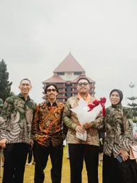 Abe Anak Melly Goeslaw dan Anto Hoed Wisuda, Lulus dari UI