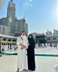 Ada Fitri Carlina hingga Acha Septriasa, Berikut Potret 8 Selebriti Jalani Umroh di Bulan Ramadan