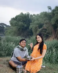 Photoshoot Berlatar Pohon Pisang Sampai Ladang Warga, Potret Maternity Bella Bonita Istri Denny Caknan yang Anti Mainstream