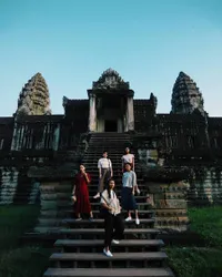 Adinia Wirasti Tampil Stylish di Liburan ke Kamboja dan Thailand