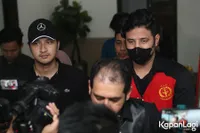 Aditya Zoni Bawakan Makanan untuk Ammar Zoni, Ungkap Kondisi di Penjara