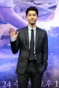 Adu Keren Song Joong Ki vs Agus Yudhoyono, Pilih Mana?