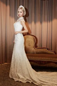 Aduhai, Artis-Artis Korea Ini Makin Anggun Dengan Gaun Pengantin