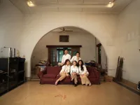 Ajak Prilly Latuconsina, Omara Esteghlal Abadikan Momen di Rumah Kakek Sebelum Dibongkar