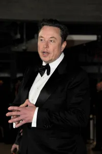 8 Potret Elon Musk yang Siap Luncurkan Starlink Miliknya di Indonesia
