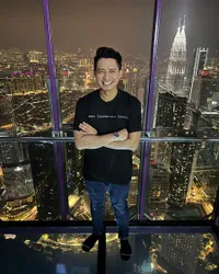 Akan Segera Menikah, Potret Chand Kelvin Akui Sempat Insecure Bisa Bahagiakan Calon Istri