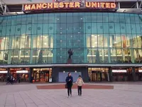 Akhir Tahun, Cut Keke ke Manchester United dan Gedung DPR Inggris
