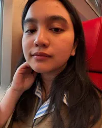 Akhirnya Selesai S2, Rachel Amanda Bagikan Sederet Foto Selfie Selama Setahun Kuliah di Belanda