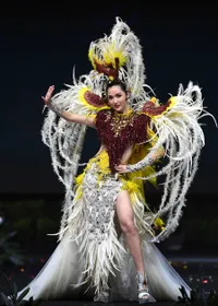 Aksi Menawan Sonia Fergina di Miss Universe, Tembus 20 Besar!