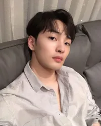 Aktor 'DR. ROMANTIC' Kim Min Jae Berangkat Wamil, Pamer Kepala Gundul Aja Tetap Ganteng!