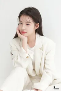 Aktris Muda Baru, 12 Potret Menawan Kim I-On Pemeran Putri Cheongyeon Saudara Raja dalam Drama 'THE RED SLEEVE'
