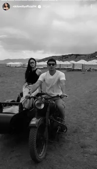 Akui Kulitnya Jadi Abu-Abu, Ini 8 Potret Nikita Willy Saat 4 Hari Liburan di Padang Pasir - Asyik Memanah dan Naik Unta