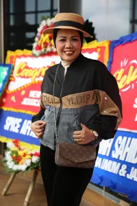 Akui Pakai Susuk, Ini 8 Potret Elly Sugigi yang Kini Memilih Melepasnya dan Tepis Tudingan Demi Menarik Hati para Pria - Tegas Sebut untuk Pekerjaan
