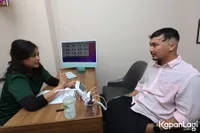 Alami Kebotakan Sampai Krisis Percaya Diri, Intip Potret Dimas Aditya Jalani Transplantasi Rambut 