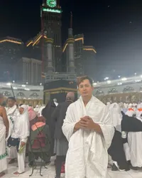 Alami Kecelakaan Bus di Makkah, Ini 8 Potret Kiki Farrel yang Terlambat Pulang ke Indonesia Usai Tunaikan Haji 