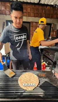 Aldi Taher Punya Alasan Mulia di Balik Jualan Burger, Bukan Sekadar BU