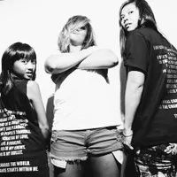 All Out Dukung Sahabat, Ini 10 Potret Persahabatan Agnez Mo dan Greysia Polii - Momen Pamer Otot Jadi Sorotan