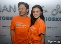 Amanda Rawles Tampil Cantik Memukau di Gala Premier 'HELLO SALMA'