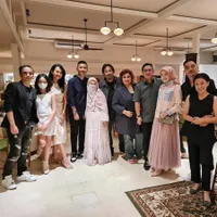 Anak Band Nggak Harus Bad Boy, Potret Hangat Personel Ungu Bersama Istri - Jadi Perekat Kekompakan