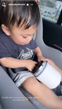 Anak Boss Blue Bird, Ini Potret Baby Izz Jadikan Nasi Uduk Sebagai Camilan